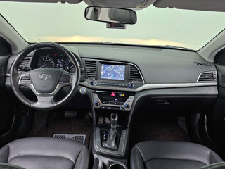 Hyundai Elantra foto 4