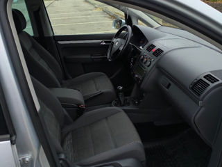 Volkswagen Touran foto 8