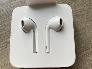 Наушники Earpods от apple с разъёмом Lightning foto 1