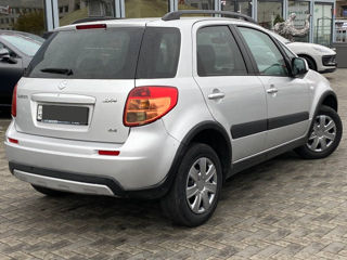 Suzuki SX4 foto 3