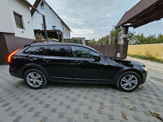 Volvo V90 Cross Country foto 2