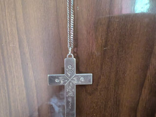 Vînd cruciuliță de argint prețul se discută  foto 4
