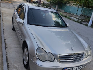 Mercedes C-Class foto 4