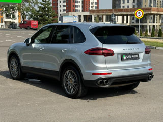 Porsche Cayenne foto 2