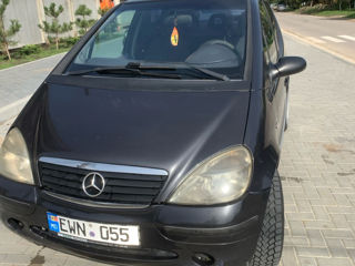 Mercedes A-Class foto 1