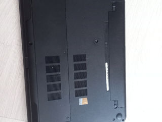 Vind laptop Dell PJ8GD cu probleme cu placa de baza tot intreg foto 2