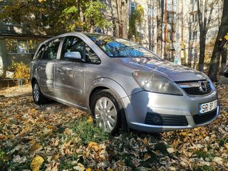 Opel Zafira foto 2