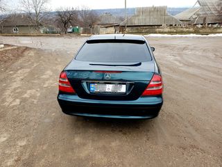 Mercedes E Class foto 3