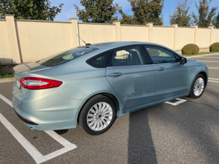 Ford Fusion foto 2