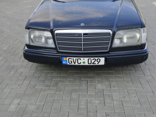 Mercedes E Class foto 1