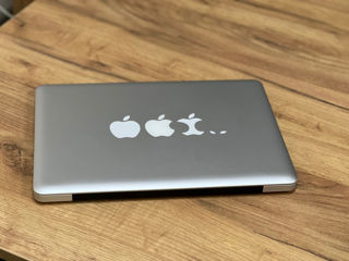 MacBook Pro 13inch i7 8/256gb foto 1