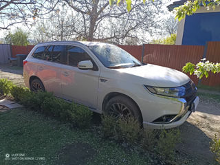 Mitsubishi Outlander foto 2