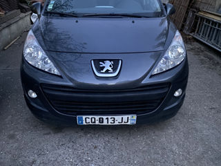 Peugeot 207 foto 2