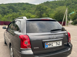 Toyota Avensis foto 6