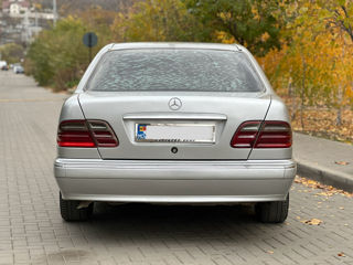 Mercedes E-Class foto 4