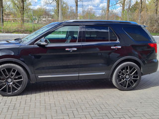 Ford Explorer foto 3