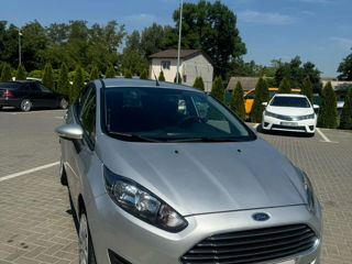 Ford Fiesta foto 2