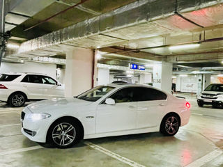 BMW 5 Series foto 3