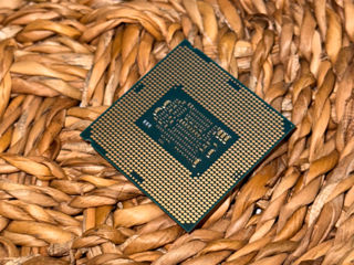 Vând procesor Intel I3 9100F foto 2