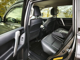 Toyota Land Cruiser Prado фото 1