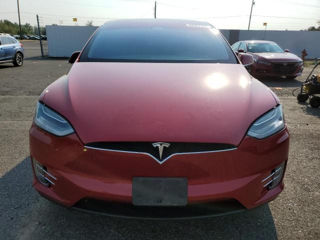 Tesla Model X foto 2