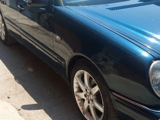 Mercedes E-Class foto 5