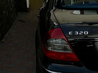 Mercedes E-Class foto 2