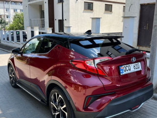 Toyota C-HR foto 2