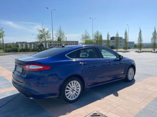 Ford Fusion foto 2