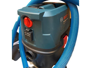 Aspirator profesional Bosch GAS 15 PS pentru umiditate și praf