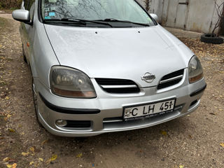 Nissan Almera Tino foto 3