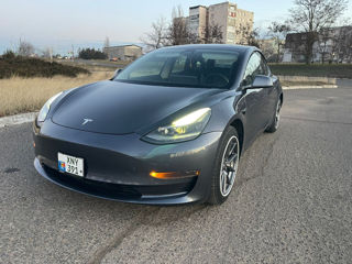 Tesla Model 3 foto 2