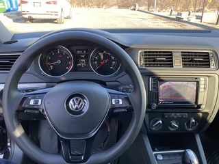 Volkswagen Jetta foto 8