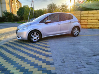 Peugeot 208 foto 6