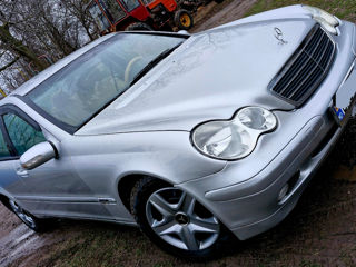 Mercedes C-Class foto 5