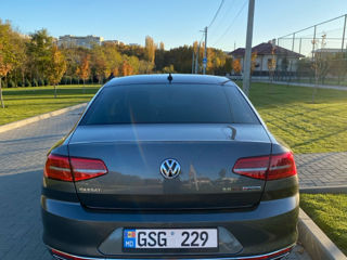 Volkswagen Passat foto 3