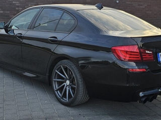 BMW 5 Series foto 3