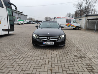 Mercedes E-Class foto 2