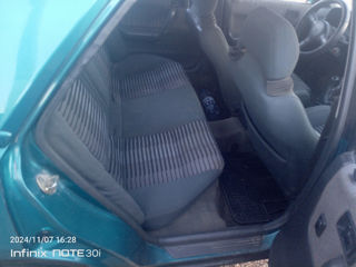 Mazda 323 foto 5