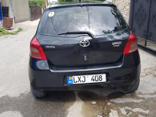 Toyota Yaris foto 2