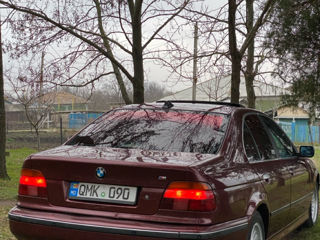 BMW 5 Series foto 4