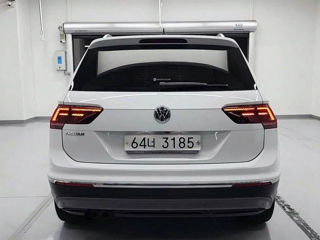 Volkswagen Tiguan foto 2