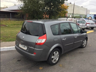 Renault Grand Scenic foto 2