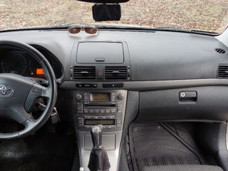 Toyota Avensis foto 5