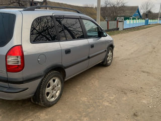 Opel Zafira foto 3