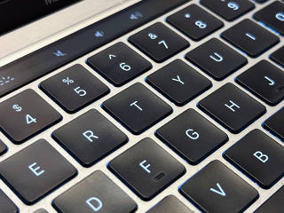 Apple MacBook Pro 13 M1 foto 5