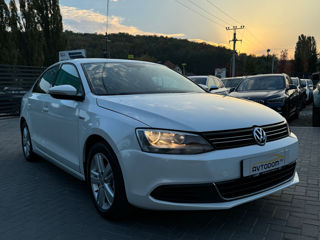 Volkswagen Jetta foto 2