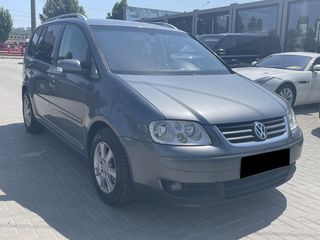 Volkswagen Touran foto 4