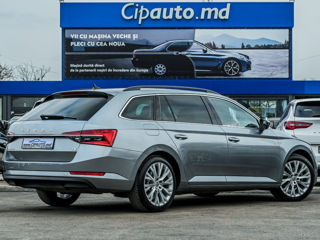 Skoda Superb foto 2