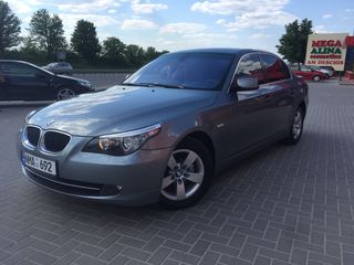 BMW 5 Series foto 1